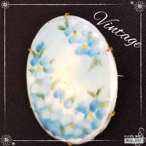 Vintage Jewelry - Vintage Porcelain‎ brooch